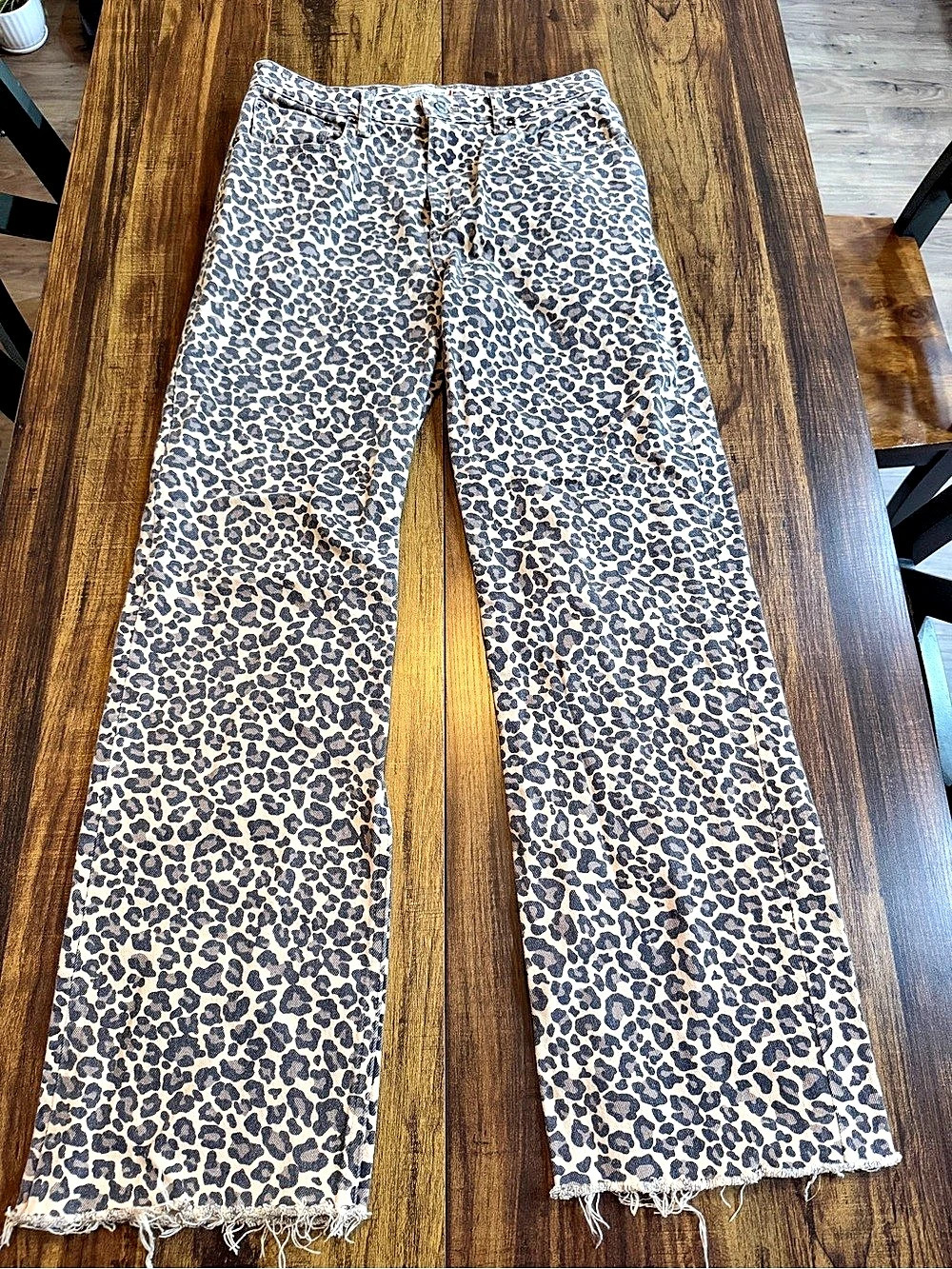 Abercrombie & Fitch The '90s Relaxed Jean Animal Print Wide Leg Jeans Waist 28